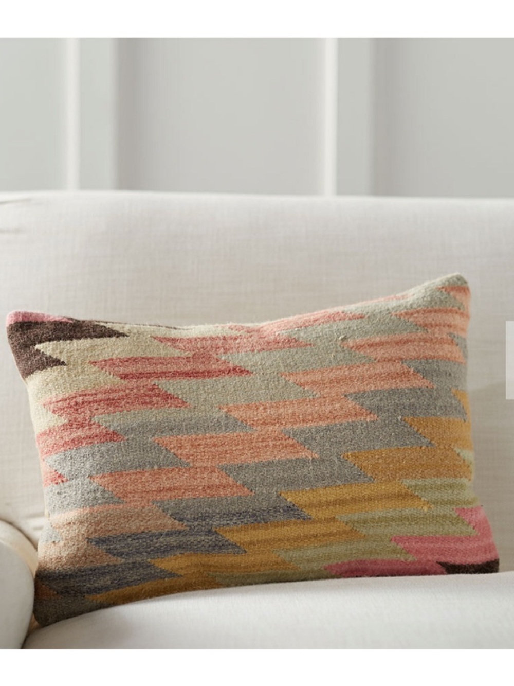 Pottery Barn Mila Lumbar
Decorative Throw Pillow 14”x 20”